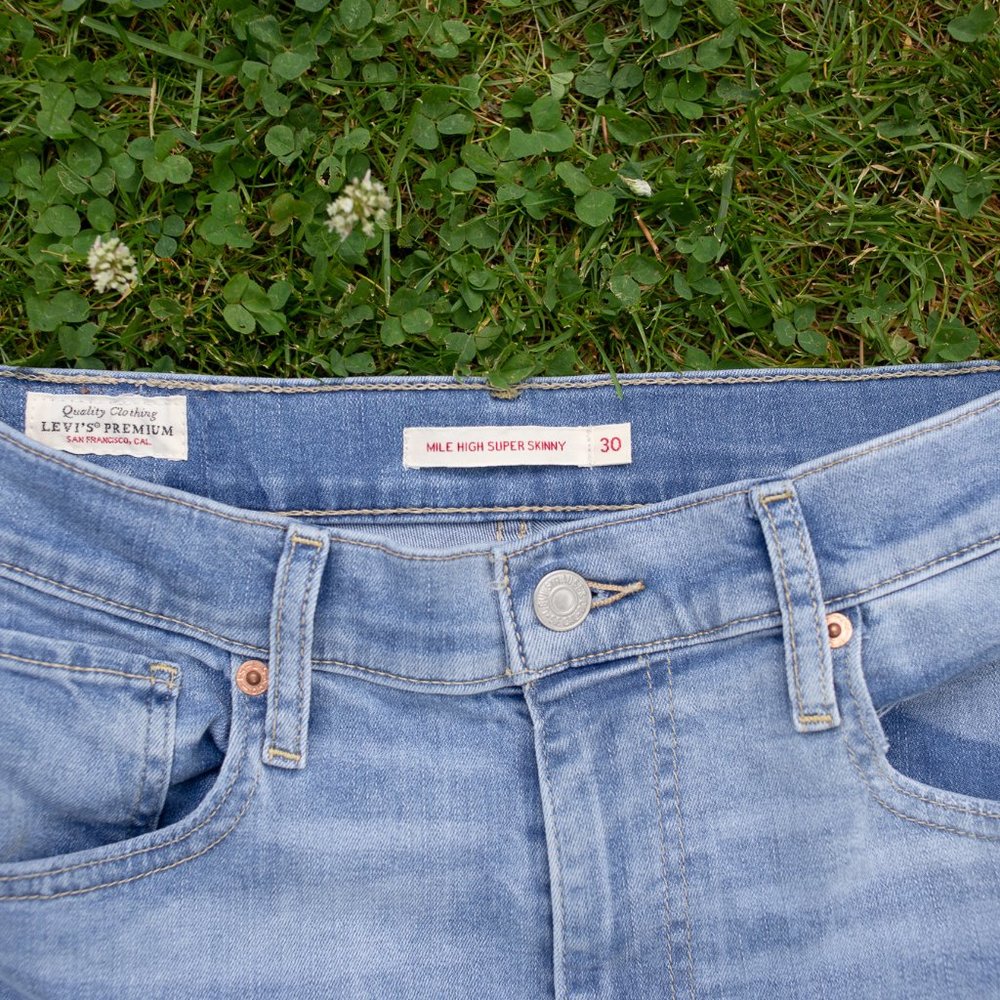 Levi’s high waisted bermuda shorts - Picture 7 of 7